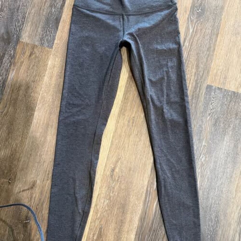 Lululemon size 6 leggings